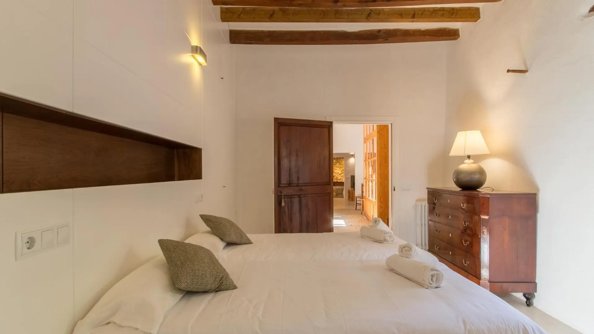 Charming Country House For 8 Adults Búger Feriehus