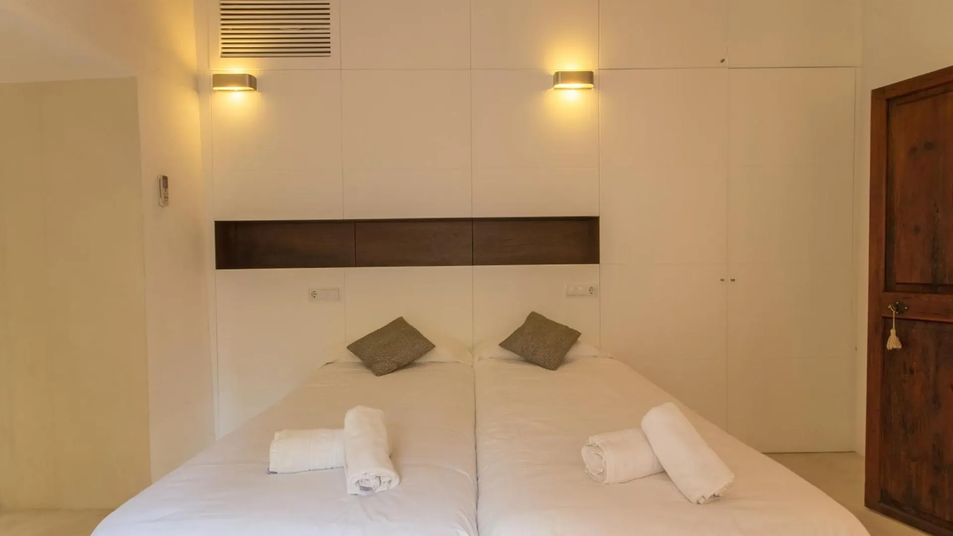 Feriehus Charming Country House For 8 Adults Búger