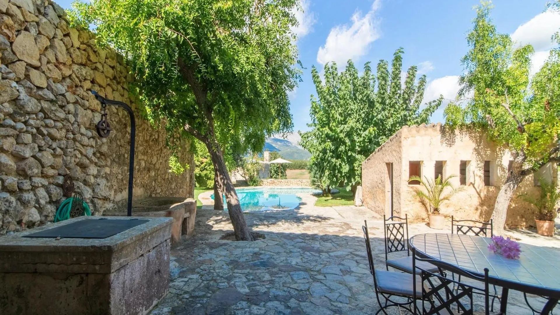 Charming Country House For 8 Adults Búger Spanien