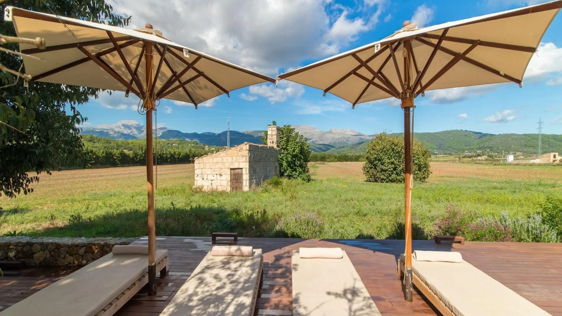 Charming Country House For 8 Adults Búger Feriehus