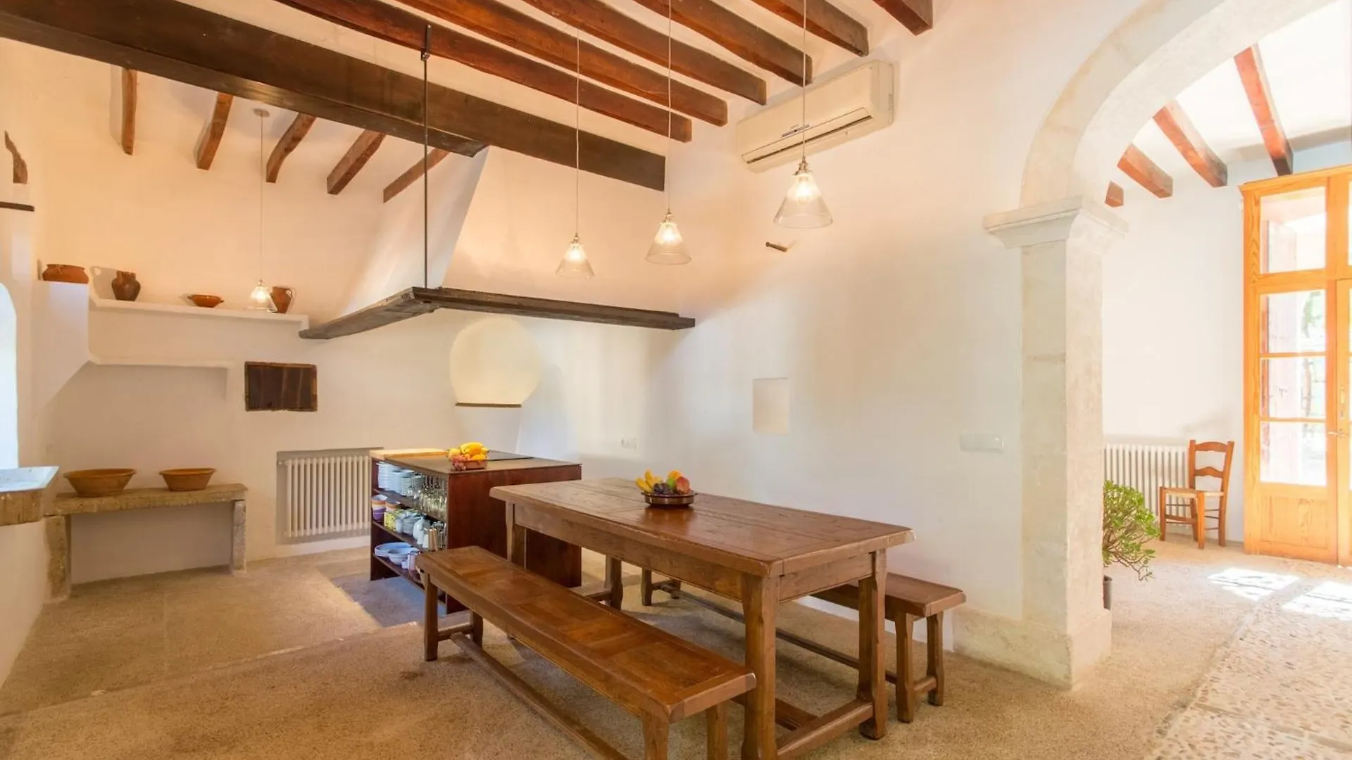 Feriehus Charming Country House For 8 Adults Búger Spanien