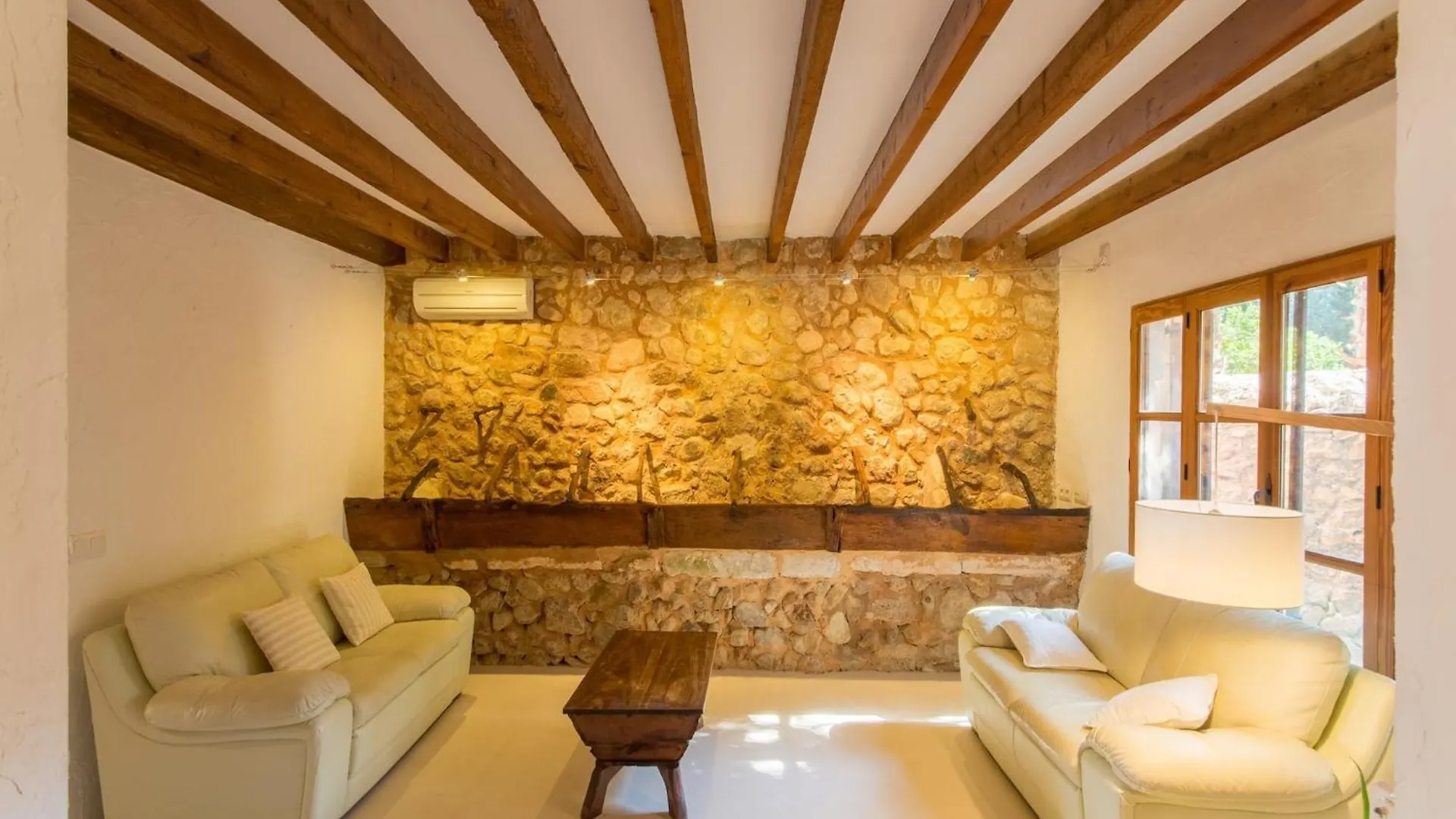 Charming Country House For 8 Adults Búger Feriehus