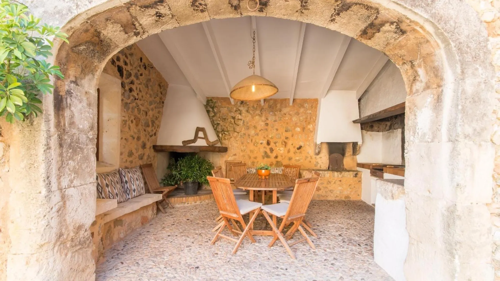 Feriehus Charming Country House For 8 Adults Búger Spanien
